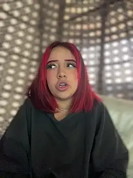 Snapshot of Scarlett-LS chatting on 12, 2, 2025 Scarlett-LS online show from 12, 2, 2025