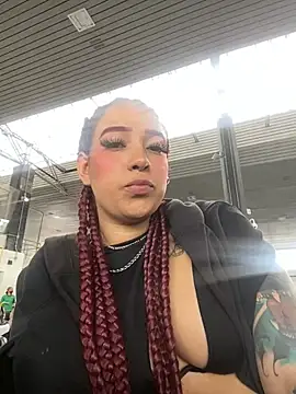 Snapshot of Scarlett-LS chatting on 17, 2, 2025 Scarlett-LS online show from 17, 2, 2025