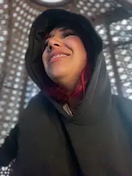 Snapshot of Scarlett-LS chatting on 5, 3, 2025 Scarlett-LS online show from 5, 3, 2025