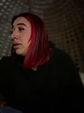 Snapshot of Scarlett-LS chatting on 7, 3, 2025 Scarlett-LS online show from 7, 3, 2025