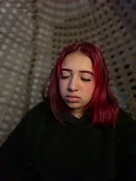 Snapshot of Scarlett-LS chatting on 7, 3, 2025 Scarlett-LS online show from 7, 3, 2025