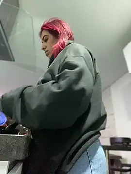 Snapshot of Scarlett-LS chatting on 21, 3, 2025 Scarlett-LS online show from 21, 3, 2025