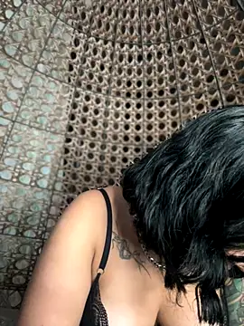 Snapshot of Scarlett-LS chatting on 11, 10, 2025 Scarlett-LS online show from 11, 10, 2025