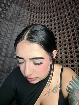 Snapshot of Scarlett-LS chatting on 23, 10, 2025 Scarlett-LS online show from 23, 10, 2025