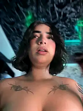 Snapshot of Scarlett-LS chatting on 11, 11, 2025 Scarlett-LS online show from 11, 11, 2025