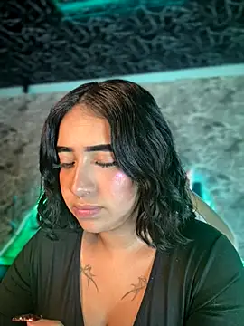 Snapshot of Scarlett-LS chatting on 12, 11, 2025 Scarlett-LS online show from 12, 11, 2025