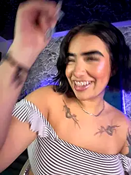 Snapshot of Scarlett-LS chatting on 4, 12, 2025 Scarlett-LS online show from 4, 12, 2025