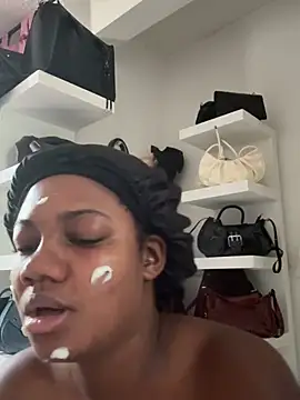 Snapshot of Daphnewalker__ chatting on 15, 4, 2026 Daphnewalker online show from 15, 4, 2026