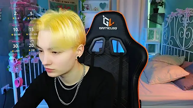 Akemi Sora  online show from 8, 3, 2025