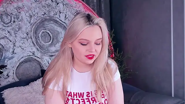 CLAIRE VOGT online show from 11, 3, 2025