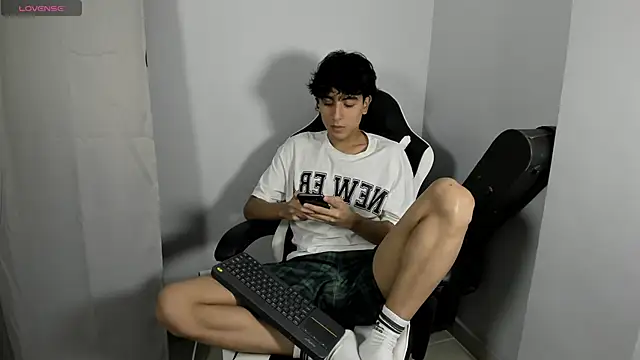 Snapshot of salvatore_montt chatting on 16, 2, 2025 salvatore montt online show from 16, 2, 2025