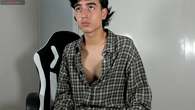 Snapshot of salvatore_montt chatting on 2, 3, 2025 salvatore montt online show from 2, 3, 2025