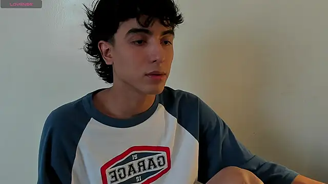 Snapshot of salvatore_montt chatting on 8, 3, 2025 salvatore montt online show from 8, 3, 2025