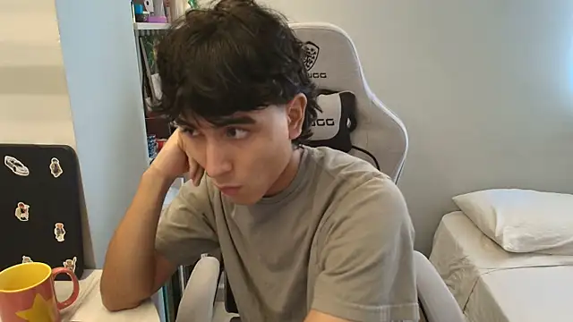 Snapshot of salvatore_montt chatting on 17, 10, 2025 salvatore montt online show from 17, 10, 2025