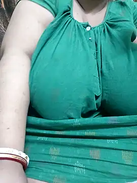 Snapshot of Lizza_boudi chatting on 3, 10, 2025 Lizza boudi online show from 3, 10, 2025