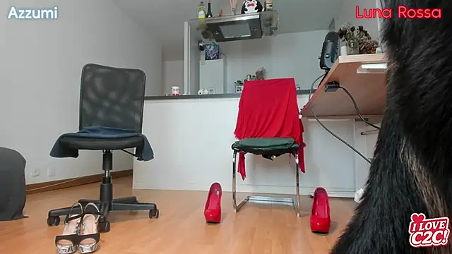 Snapshot of LunaRossaCam chatting on 19, 5, 2026 LunaRossaCam online show from 19, 5, 2026