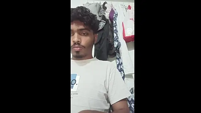 Snapshot of Harsh424242 chatting on 6, 3, 2025 Harsh424242 online show from 6, 3, 2025