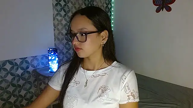 Emilybateee online show from 18, 11, 2025