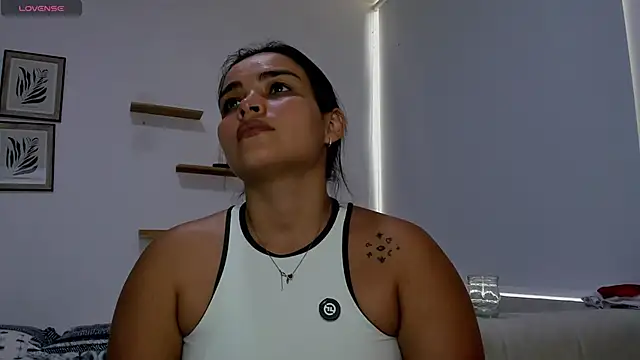 Snapshot of sarita_bigbooty_ chatting on 14, 12, 2025 sarita bigbooty online show from 14, 12, 2025