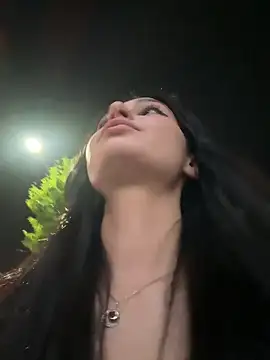 lunalovelee online show from 8, 9, 2025