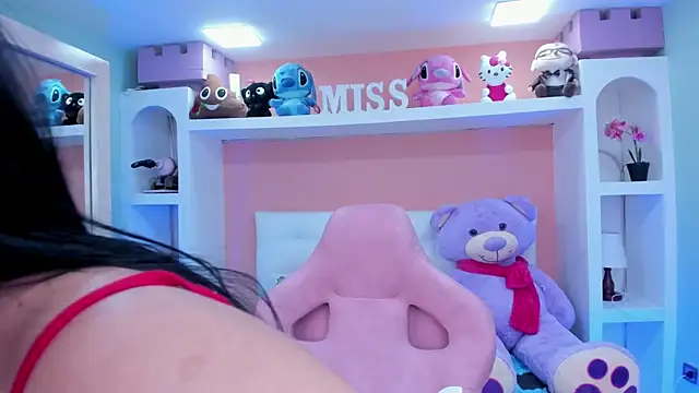 Snapshot of miss___megan chatting on 25, 10, 2025 miss megan online show from 25, 10, 2025