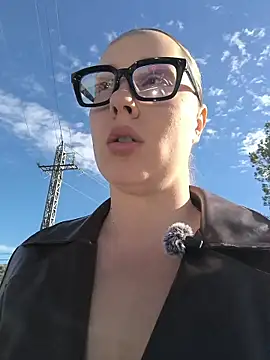 Mona Plus online show from 20, 11, 2025