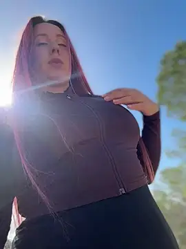 Mona Plus online show from 27, 3, 2026