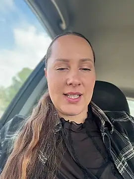 Mona Plus online show from 22, 4, 2026