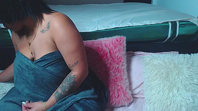 Snapshot of rebeka_kenye chatting on 18, 3, 2025 rebeka kenye online show from 18, 3, 2025