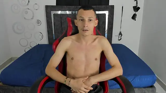 Snapshot of Isak_Millan chatting on 17, 11, 2025 Isak Millan online show from 17, 11, 2025