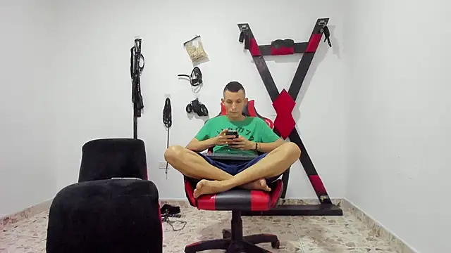 Snapshot of Isak_Millan chatting on 30, 11, 2025 Isak Millan online show from 30, 11, 2025