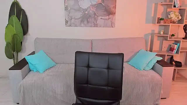 GabriellaMays online show from 9, 10, 2025