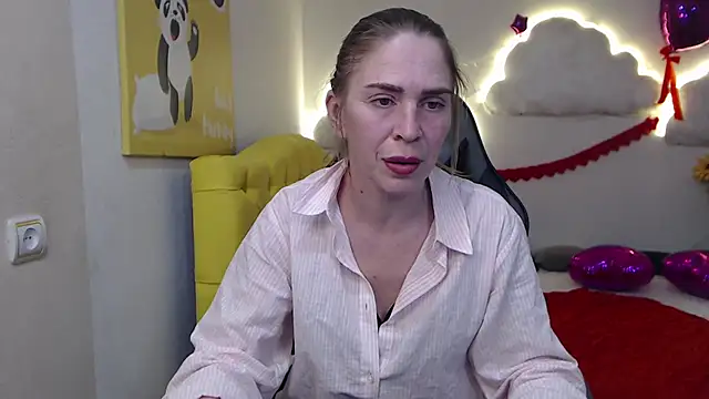 Snapshot of TessaDaybreak chatting on 15, 3, 2025 TessaDaybreak online show from 15, 3, 2025