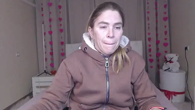 TessaDaybreak online show from 6, 2, 2026