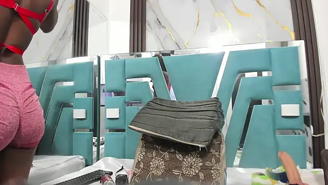 ebony valentina online show from 1, 12, 2025