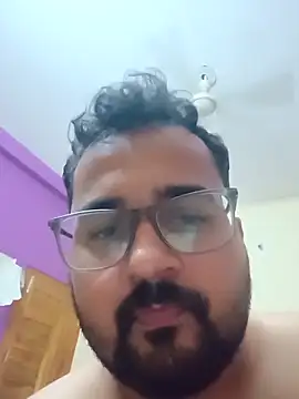 Snapshot of susthovai chatting on 11, 5, 2026 susthovai online show from 11, 5, 2026