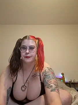 Snapshot of Tattooedlady_0626 chatting on 2, 11, 2025 Tattooedlady 0626 online show from 2, 11, 2025