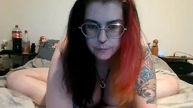 Snapshot of Tattooedlady_0626 chatting on 8, 11, 2025 Tattooedlady 0626 online show from 8, 11, 2025