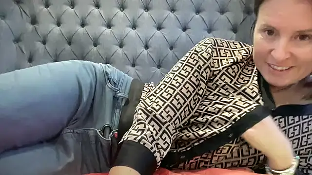 eatmypie69 online show from 7, 11, 2025