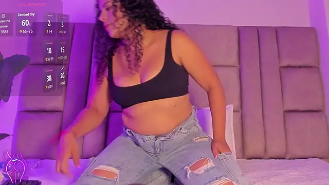  Ashley 33 online show from 18, 4, 2026