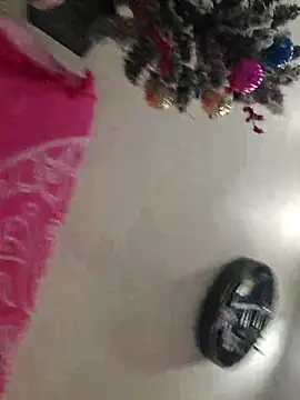 Snapshot of Loly2025 chatting on 5, 1, 2026 Loly2025 online show from 5, 1, 2026