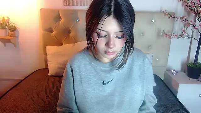 fyreandfox  online show from 2, 11, 2025