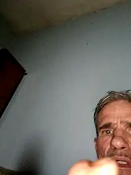 Snapshot of Billgreen69 chatting on 8, 11, 2025 Billgreen69 online show from 8, 11, 2025