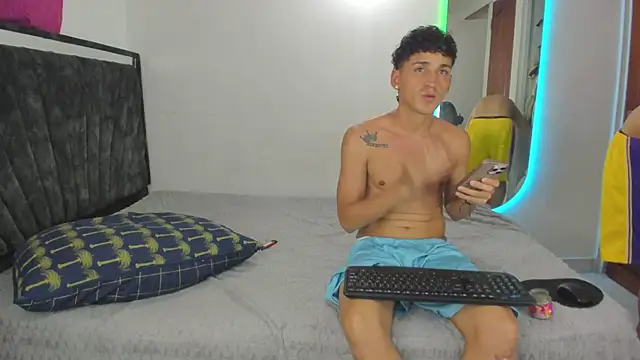 Snapshot of tonypaul13 chatting on 18, 5, 2026 tonypaul13 online show from 18, 5, 2026