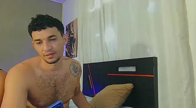 Snapshot of Reina_paola chatting on 7, 3, 2025 Reina paola online show from 7, 3, 2025