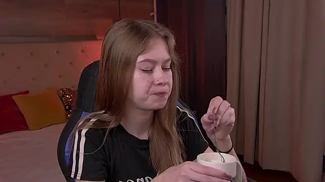 EveMundie online show from 18, 2, 2025