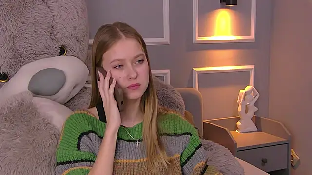 EveMundie online show from 3, 3, 2025