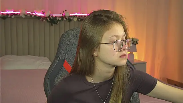 EveMundie online show from 6, 10, 2025