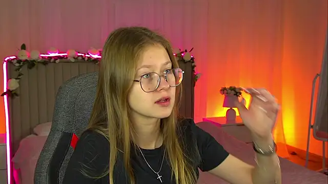 EveMundie online show from 15, 10, 2025