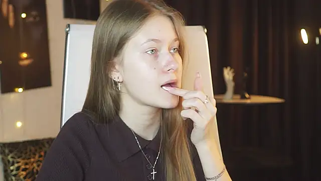 EveMundie online show from 6, 4, 2026